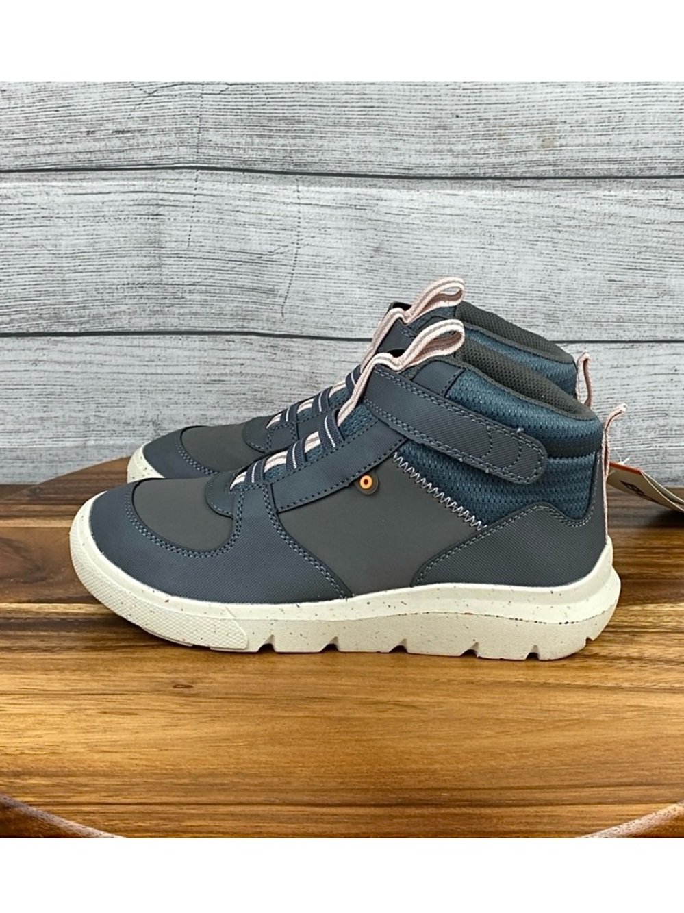 NEW Bogs Skyline Tall High Top Outdoor Shoe Gray Youth Sneaker Size 4